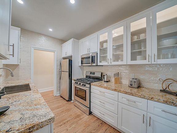 5th image of 721 N Alfred St APT 102
