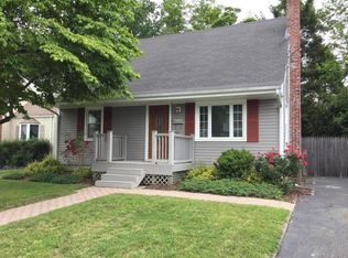 61 Davis Ln, Red Bank, NJ 07701