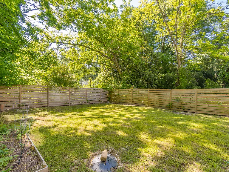 406 E Side Ave SE — Photo 9
