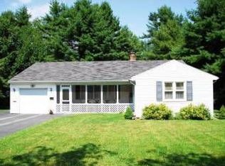 13 Plummer Ln, Kennebunk, ME 04043