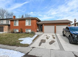 14 Max Webster Rd, Brantford, ON N3P 1H7