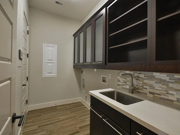 5911 Vineyard Creek Ln — Photo 20