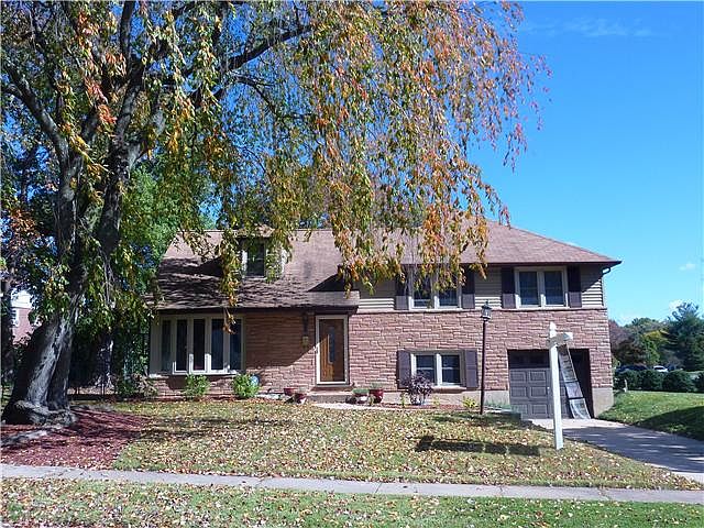 4 BR, 2.5 BA stone split: renov kitchen & HVAC '09