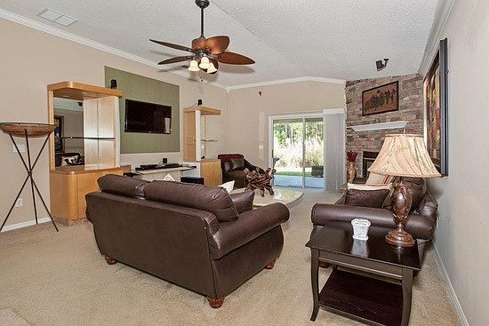4th image of 2405 Winchester Ln