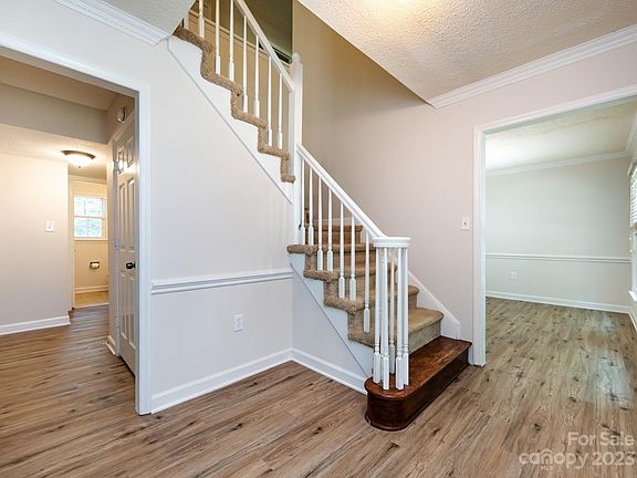4th image of 3025 Silver Birch Dr