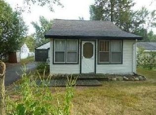 315 Glengary Rd, Wolverine Lake, MI 48390