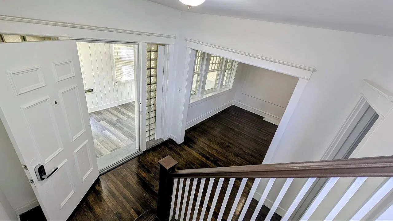 3 bed, 1.5 bath, 1250 sqft, $1,800 — Photo 2