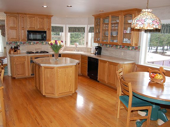 Kitchen w/Oak Floors