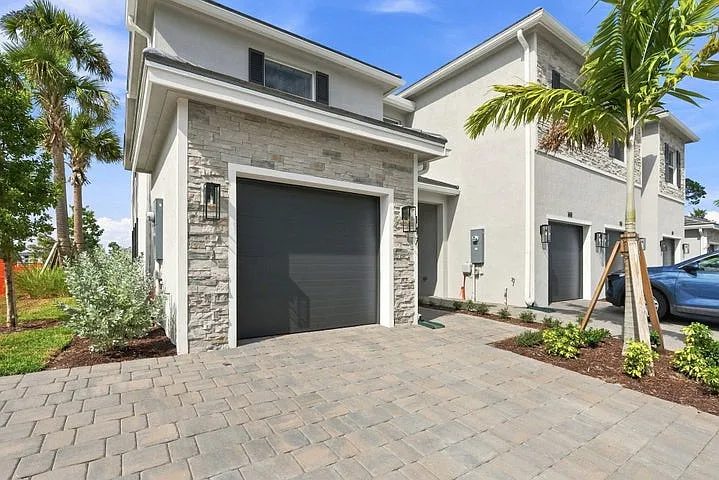 147 Lakeside Landing Ct
