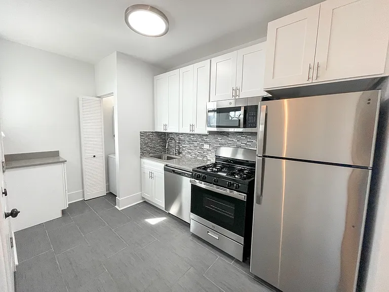 1445-47 W. Carmen Ave. — Photo 3