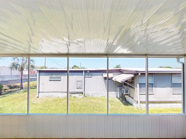 10728 Poplar St NE — Photo 38