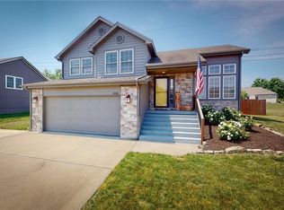 808 168th St, Basehor, KS 66007