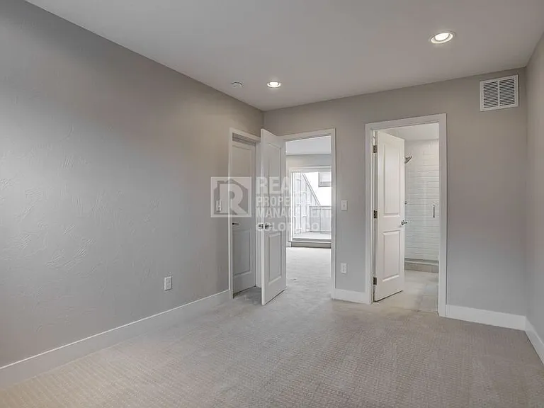 1227 N Perry St — Photo 23