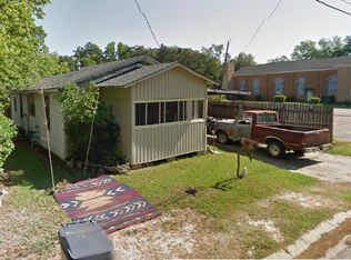 102 S Thompson Ct, Chickasaw, AL 36611