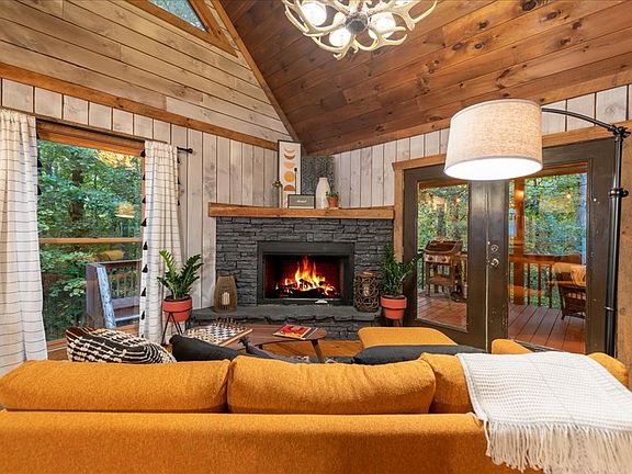 5th image of 126 Brookwood Dr