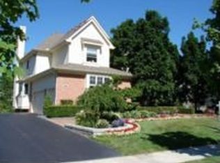 7404 Rafford Ln, West Bloomfield, MI 48322