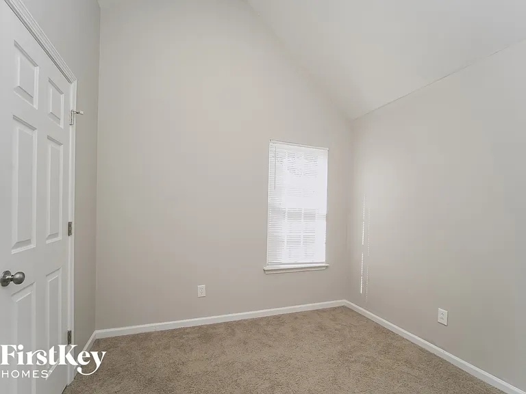 7008 Hidden Creek Dr — Photo 11