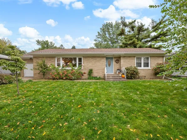 331 N Henry St, Walcott, IA 52773