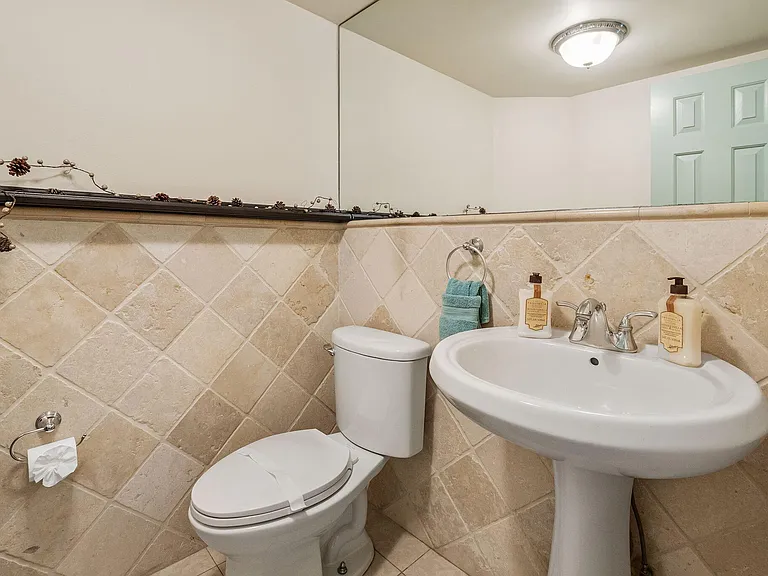 4850 NE 25th Ave W #WEST — Photo 47