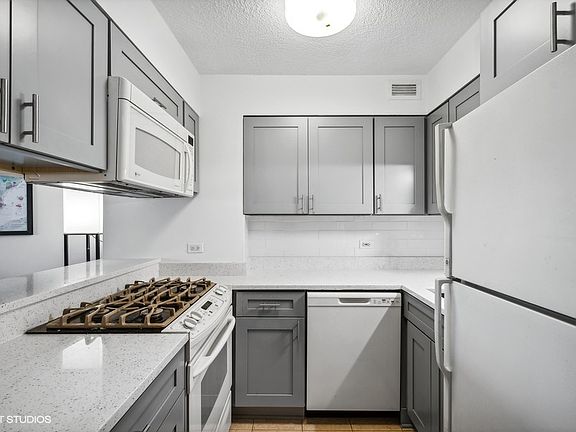 5th image of 2144 N Lincoln Park W APT 5C