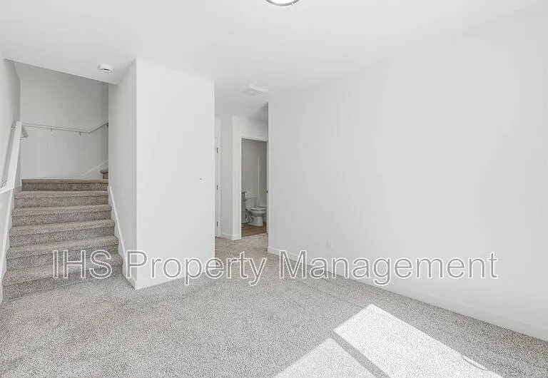714 W 13th St #A — Photo 11