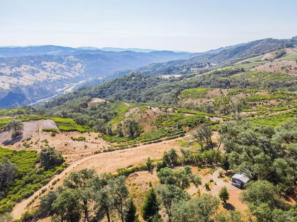 1800 Vista Del Lago Road, Ukiah, CA 95482