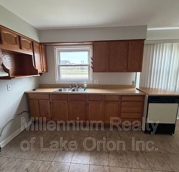 34019 Garfield Rd — Photo 6
