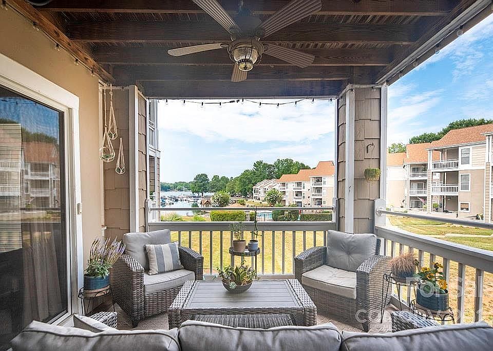2nd image of 1105 Torrence Cir #53
