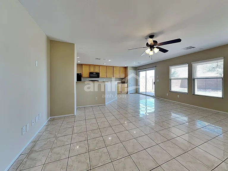 10246 Massachusetts Ln — Photo 7