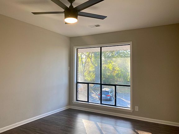 5th image of 306 Alexander St SE #4