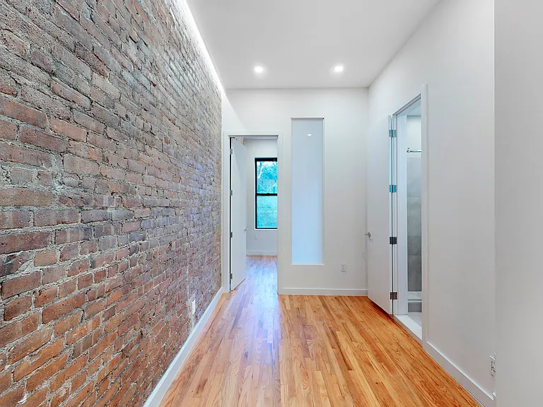 829 9th Ave #3B — Photo 3