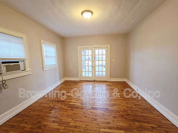 2nd image of 2609 Sunset Pl #B