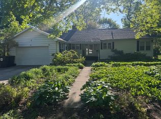 305 N East St, Le Roy, IL 61752