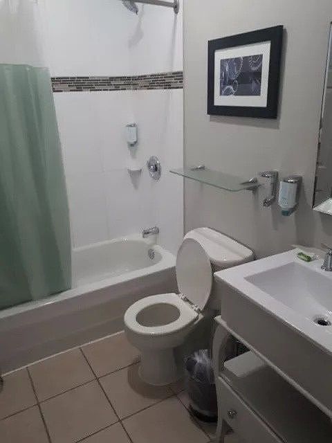 2nd image of 71 King St W Unit 9