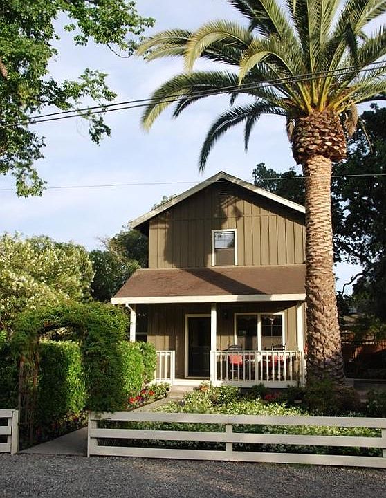 Charming "French Cottage"