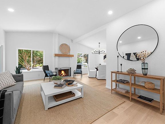 4th image of 2528 Napier Court