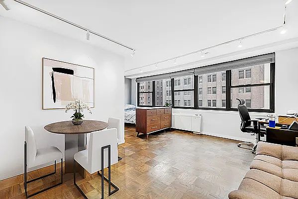 1st image of 225 E 36th St APT 5D