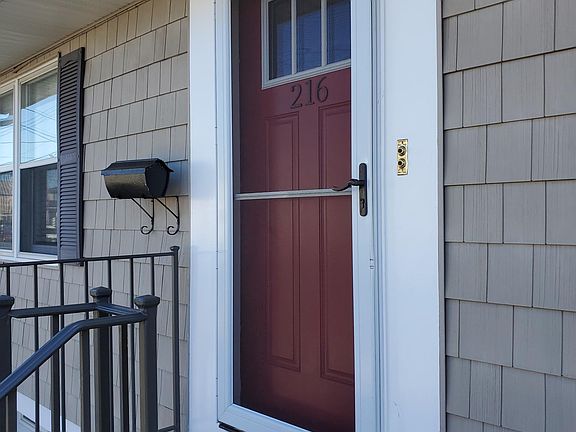 2nd image of 216 Gainsborg Ave Floor 1