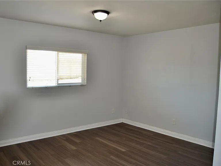 894 N Orange St — Photo 22