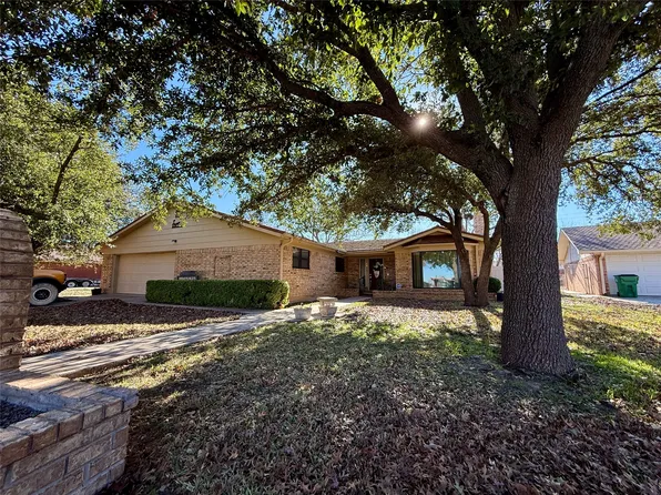 1401 W Hill Ln, Coleman, TX 76834
