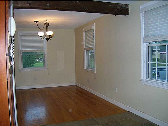 3rd image of 129 Calderwood Dr