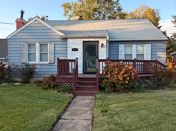 815 Morris St, Washington, IL 61571