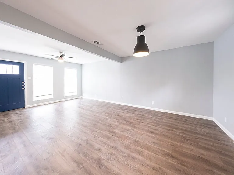 6001 Cameron Rd — Photo 16