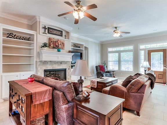 3rd image of 2100 Greentree Dr