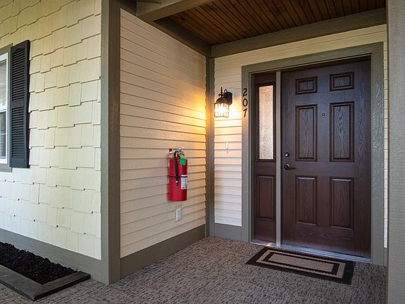 Residence 207 Entrance