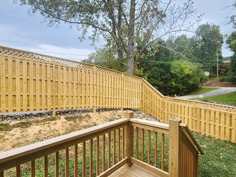 1128 Blueview Dr — Photo 22