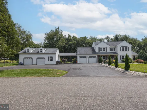 8 Kings Ct, Woolwich Township, NJ 08085