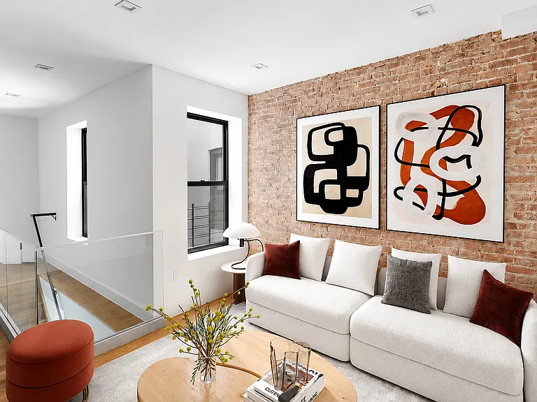 2035 Gates Ave #3 — Photo 1