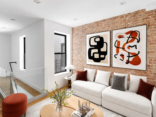 2035 Gates Ave Floor 3, Ridgewood, NY 11385