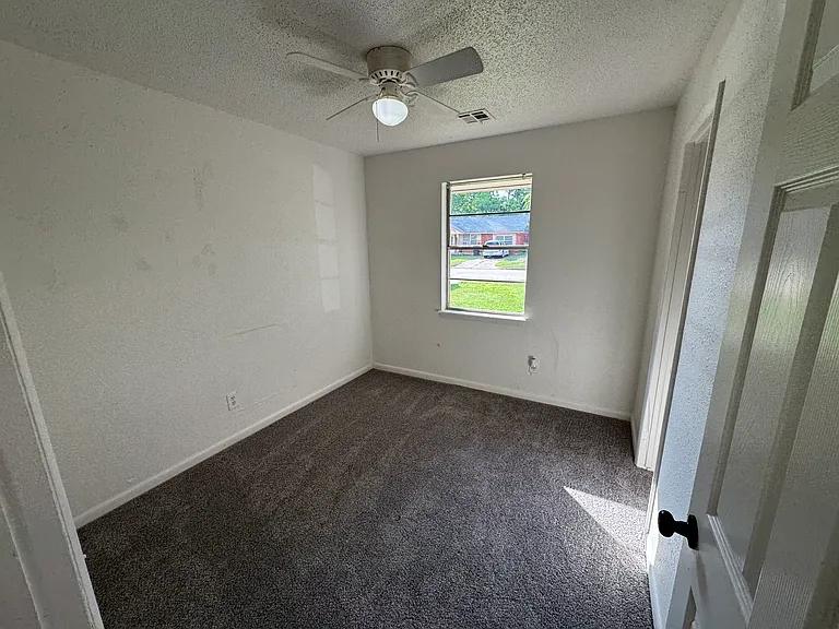 820 Butler St — Photo 5